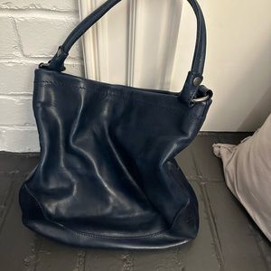 Navy blue Frye shoulder bag in great condition!
